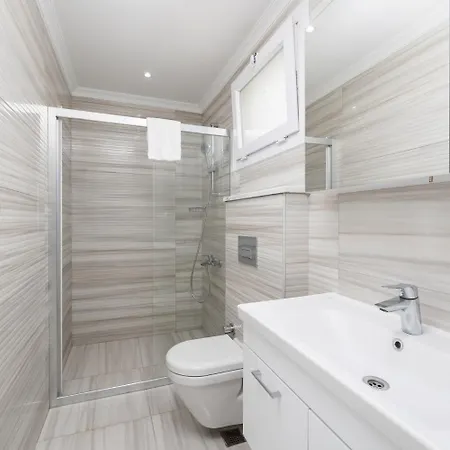 Premium F Villa Cedit